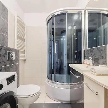 Comfortable & Cozy With Balcony - Klimasa By Renters *