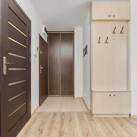 Апартаменты Comfortable & Cozy With Balcony - Klimasa By Renters
