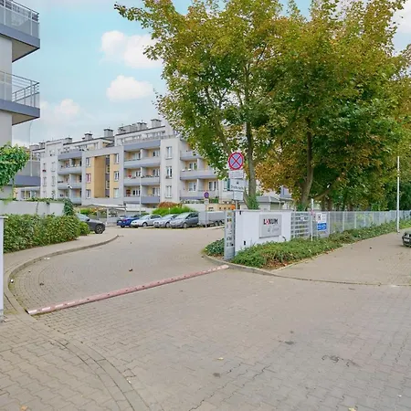 Апартаменты Comfortable & Cozy With Balcony - Klimasa By Renters Вроцлав