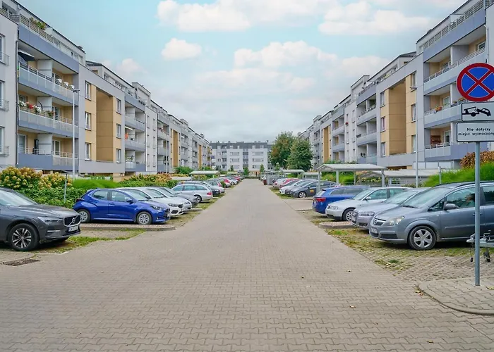 Apartament Comfortable & Cozy With Balcony - Klimasa By Renters *