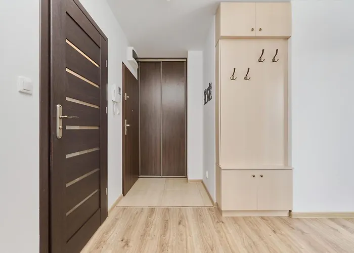 Apartament Comfortable & Cozy With Balcony - Klimasa By Renters