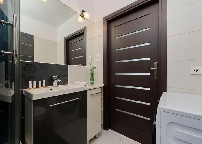 Comfortable & Cozy With Balcony - Klimasa By Renters Apartament Wrocław