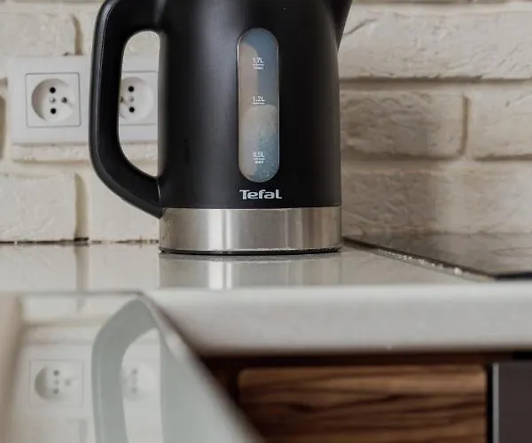 Comfortable & Cozy With Balcony - Klimasa By Renters